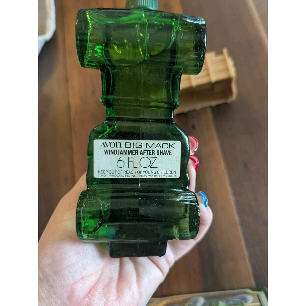 Avon Vintage MAC TRUCK Big Mack Windjammer Green Glass OLAND After‎ Shave 6 Oz
